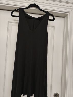 H&M Black Sleeveless V-Neck Tunic